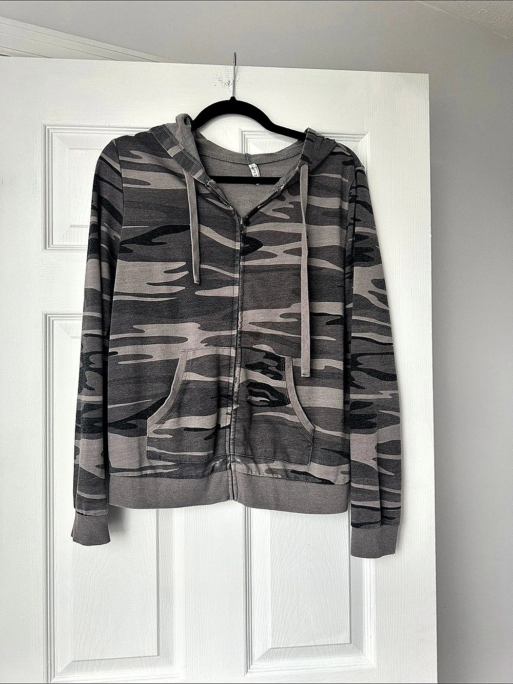 Women's Camo Zip Hoodie in Gray & Black Like New